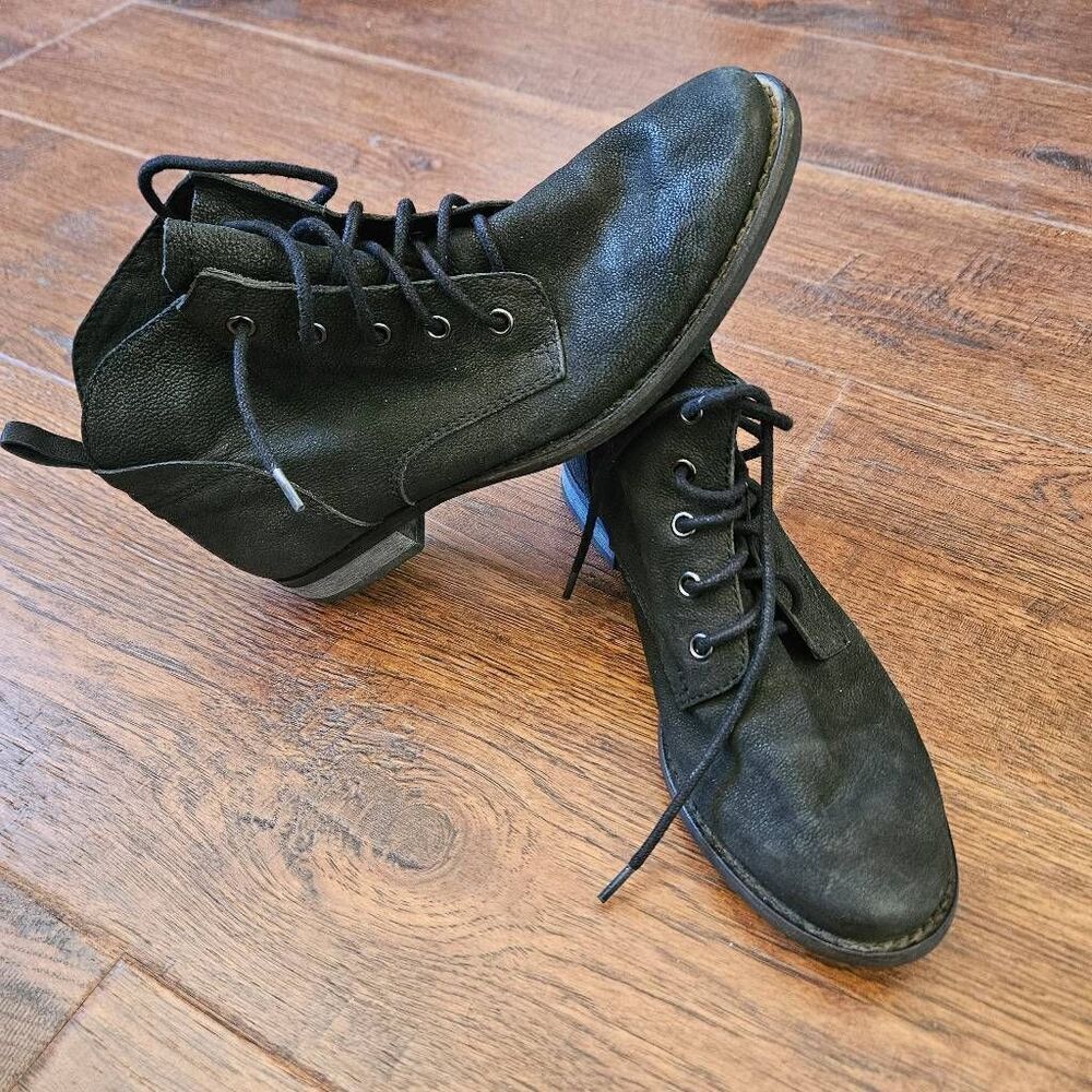 Sam Edelman Mare Ankle Boot - Picture 2 of 8